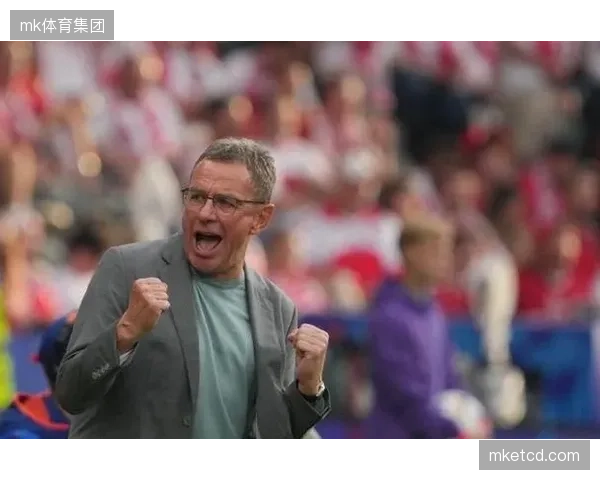 高强度跑动引发体能隐忧，朗尼克或需为莱默的世界杯征程配备轮换B2B中场。